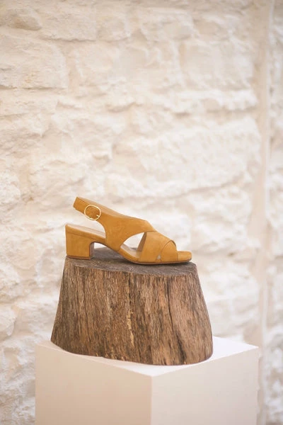 Anne Thomas Pre Vente - Romy Velours Pony 3 Anne Thomas Pre Vente - Romy Velours Pony