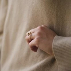 Anne Thomas Golden Nicole Bague Ring