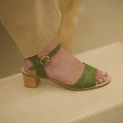 Anne Thomas Velours Tartaruga Emily Sandales