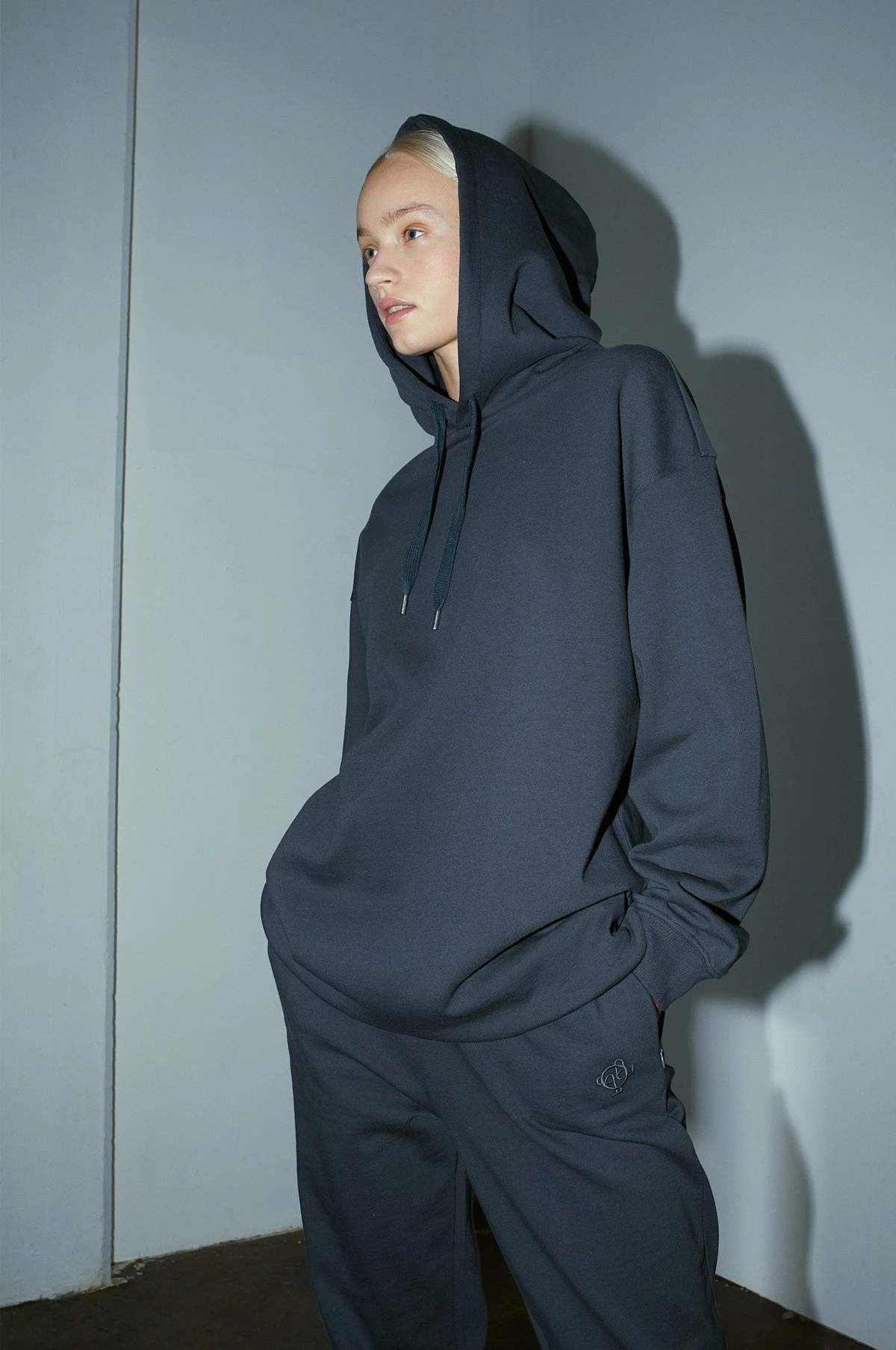 Just Female Drake Hoodie in Night 4 Just Female Drake Hoodie in Night